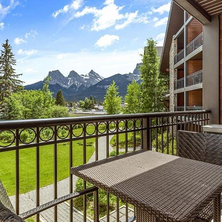 Outstanding Mountain Condo Waterslide And Hot Tub Managed By Little Sister Getaways Canmore Zewnętrze zdjęcie