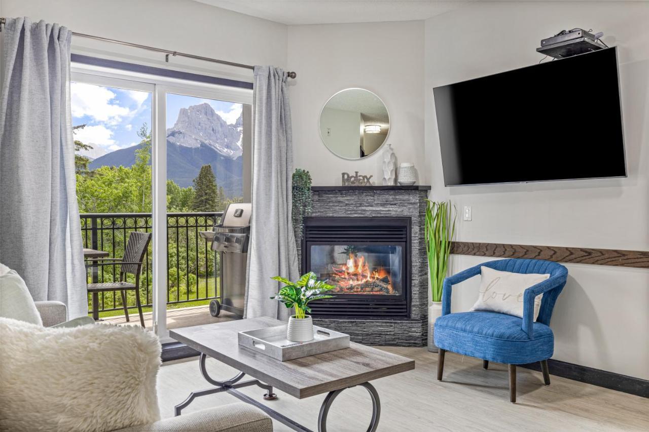 Outstanding Mountain Condo Waterslide And Hot Tub Managed By Little Sister Getaways Canmore Zewnętrze zdjęcie