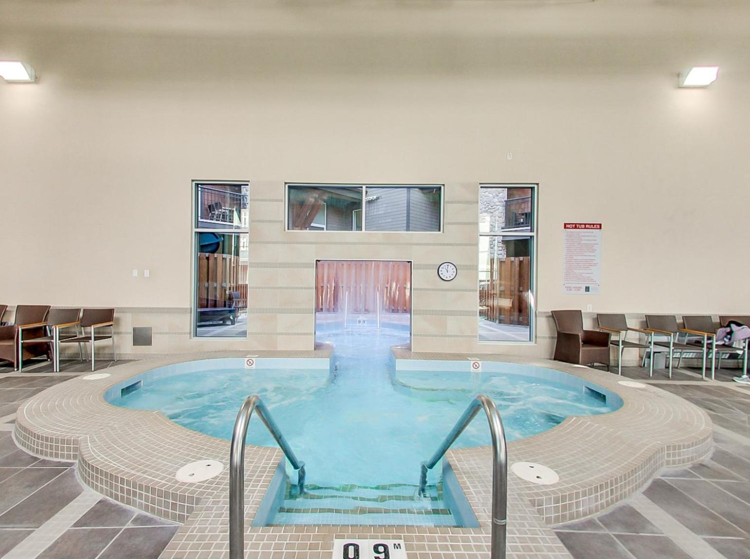 Outstanding Mountain Condo Waterslide And Hot Tub Managed By Little Sister Getaways Canmore Zewnętrze zdjęcie